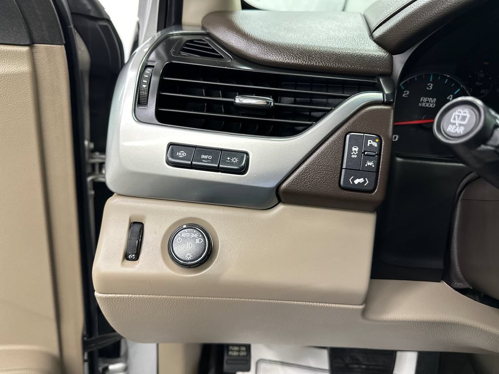 Used 2019 Chevrolet Suburban Premier RWD image 38
