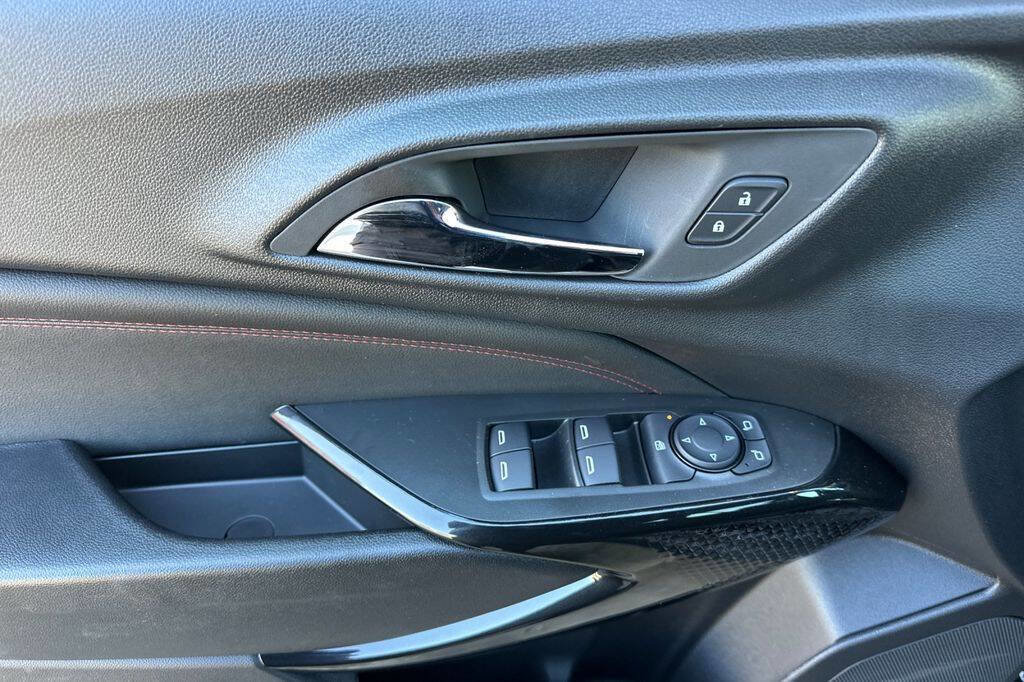 New 2026 Chevrolet Trax RS w/ Sunroof Package image 12