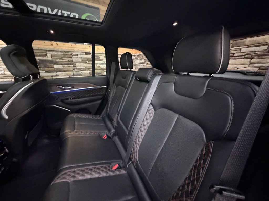 Used 2022 Jeep Grand Cherokee Summit AWD/4WD image 61