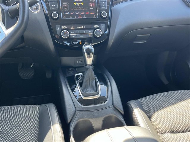 Used 2022 Nissan Rogue Sport SV w/ Technology Package image 16