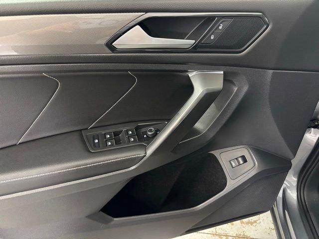 Used 2022 Volkswagen Tiguan SE image 11