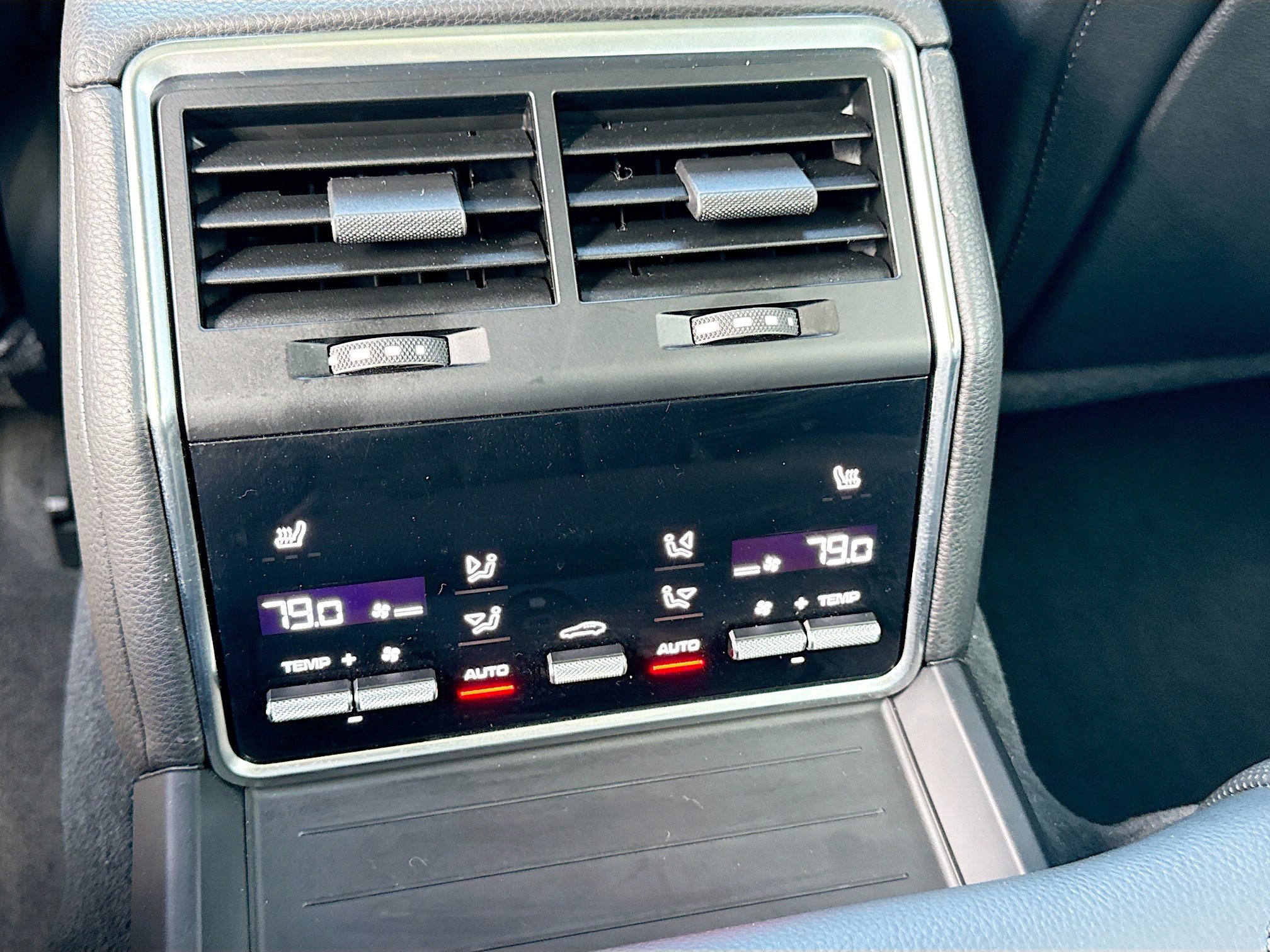Used 2022 Porsche Panamera 4 Platinum Edition image 20