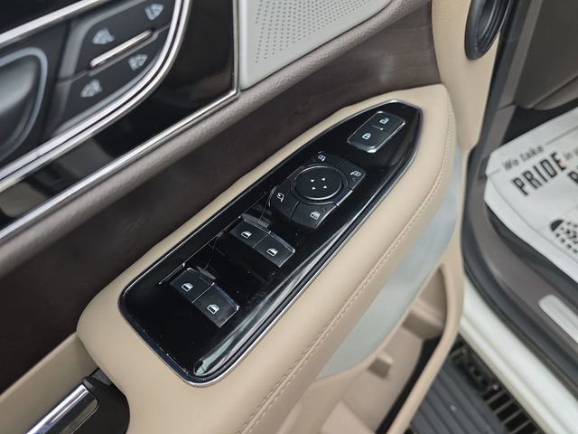 Used 2023 Lincoln Navigator L Reserve image 11