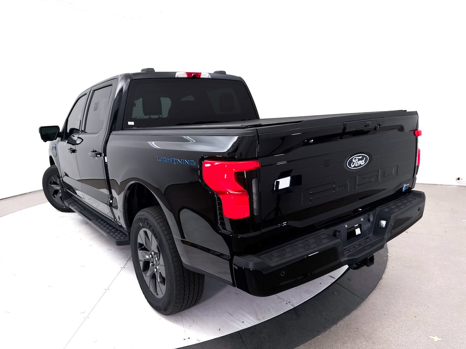 Used 2024 Ford F150 Lightning Flash AWD/4WD image 8