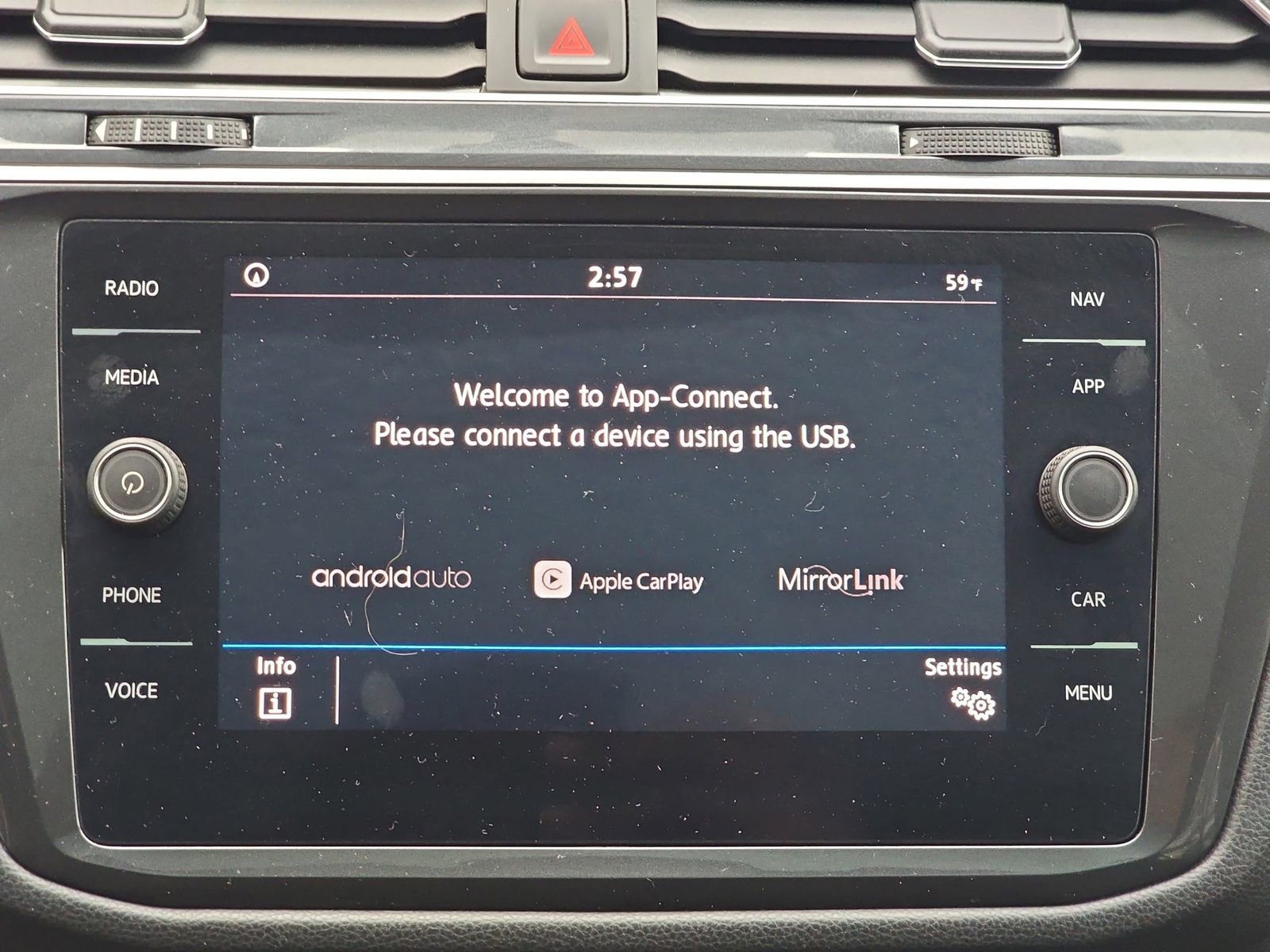 Used 2018 Volkswagen Tiguan SEL image 29