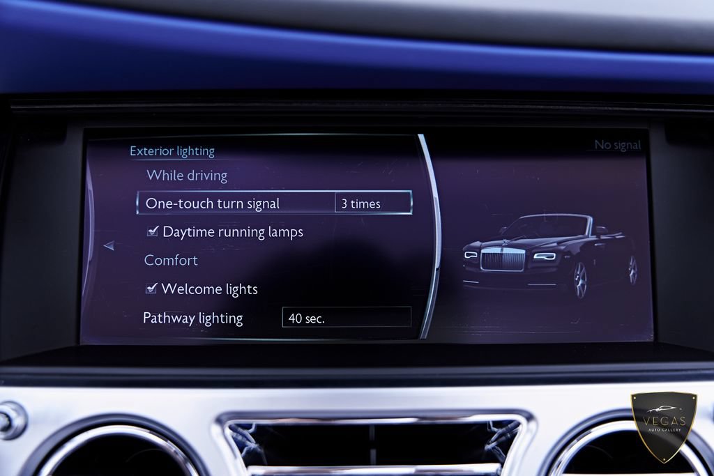 Used 2019 Rolls-Royce Dawn RWD image 90
