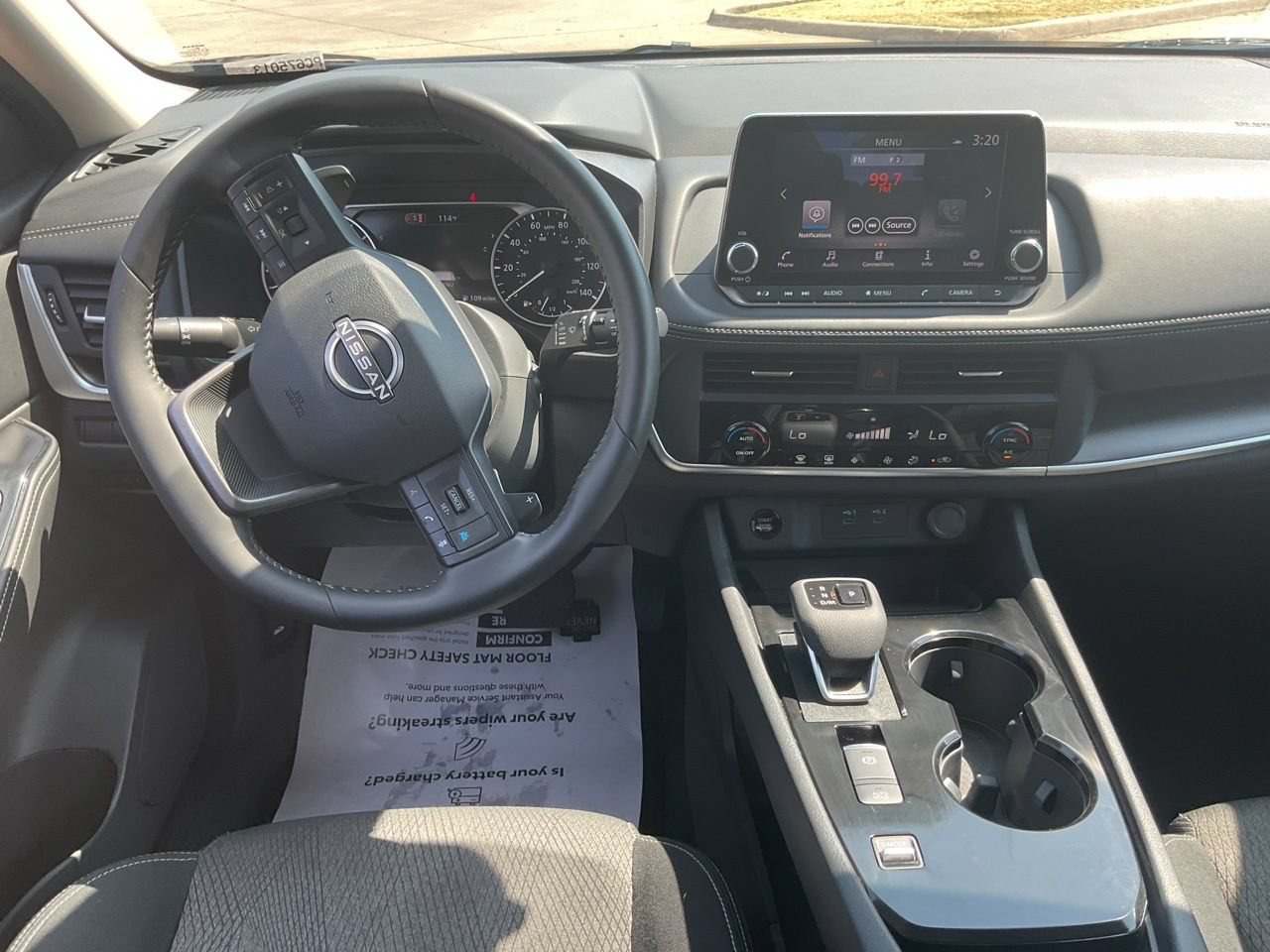 Used 2026 Nissan Rogue SV FWD image 12