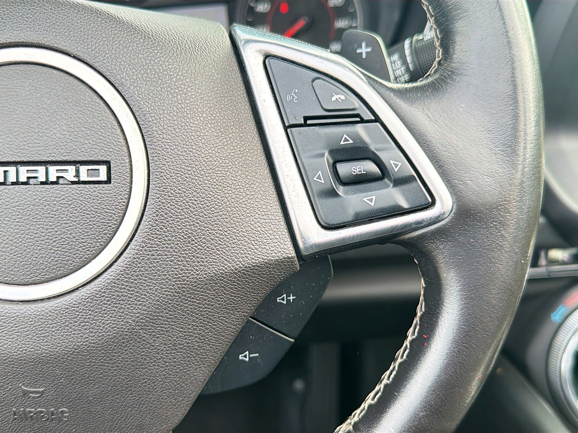 Used 2020 Chevrolet Camaro LT image 31