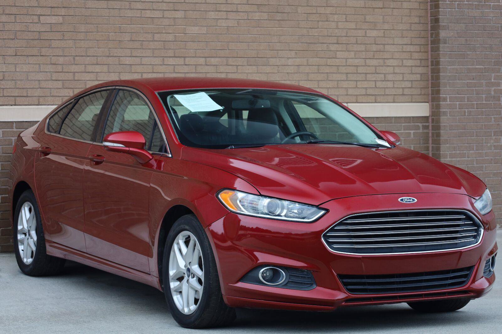 Used 2014 Ford Fusion SE w/ Equipment Group 202A FWD image 7