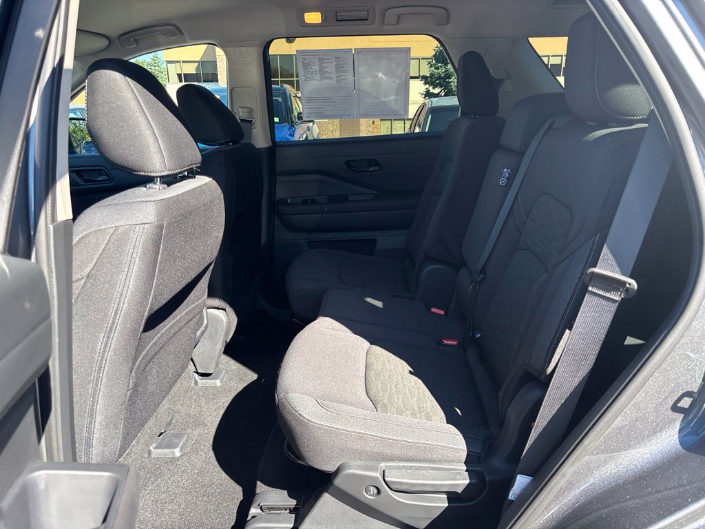Certified 2025 Nissan Pathfinder SV AWD/4WD image 14