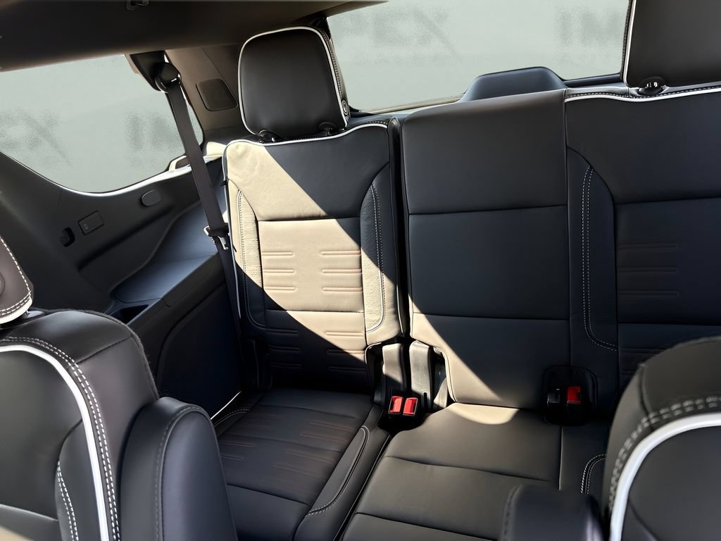 New 2026 GMC Yukon AT4 Ultimate AWD/4WD image 14