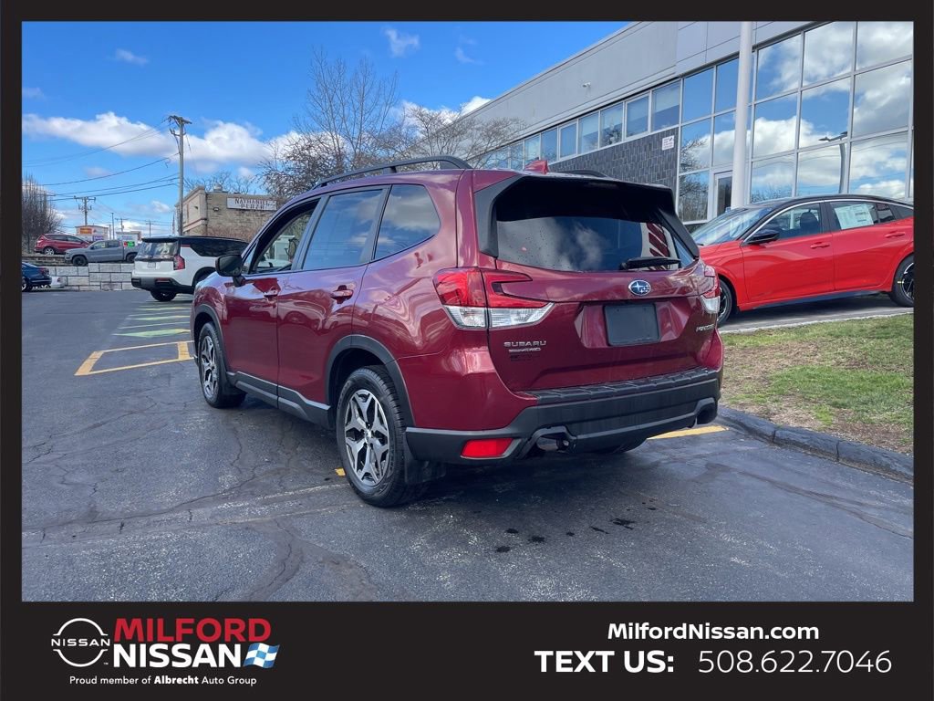Used 2021 Subaru Forester Premium image 3