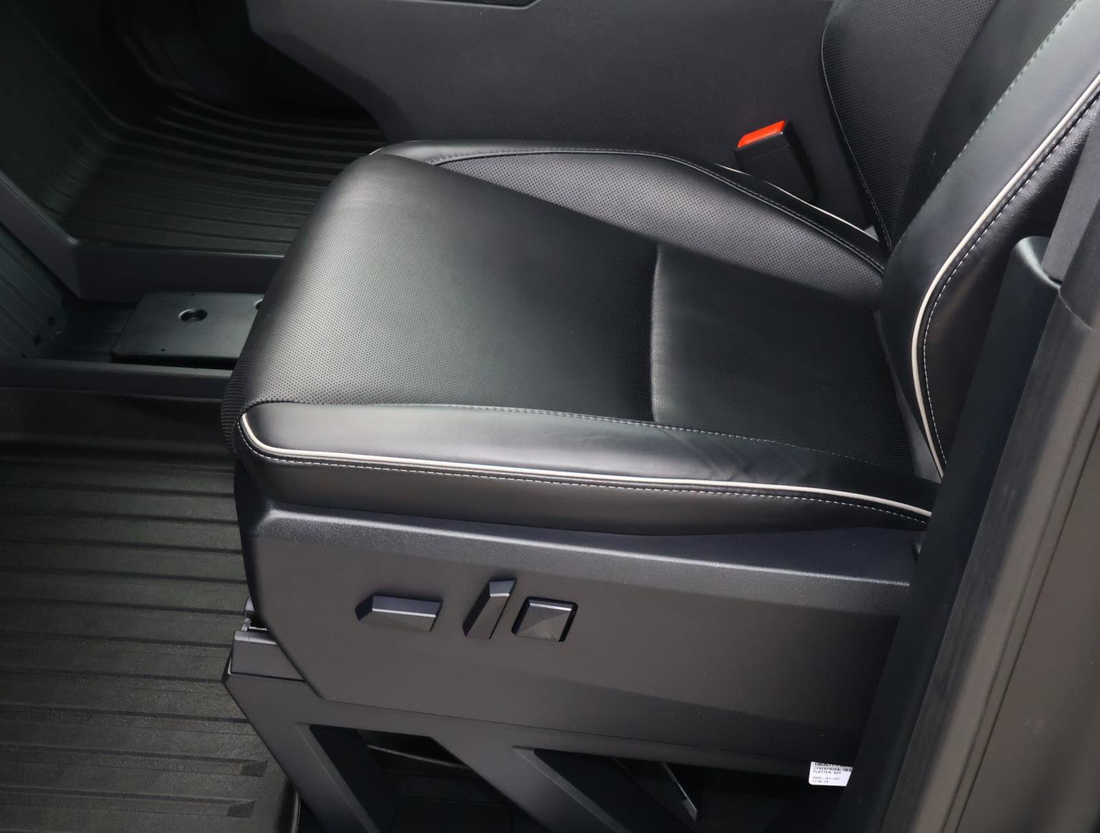 Used 2025 Tesla Cybertruck AWD Crew Cab image 14