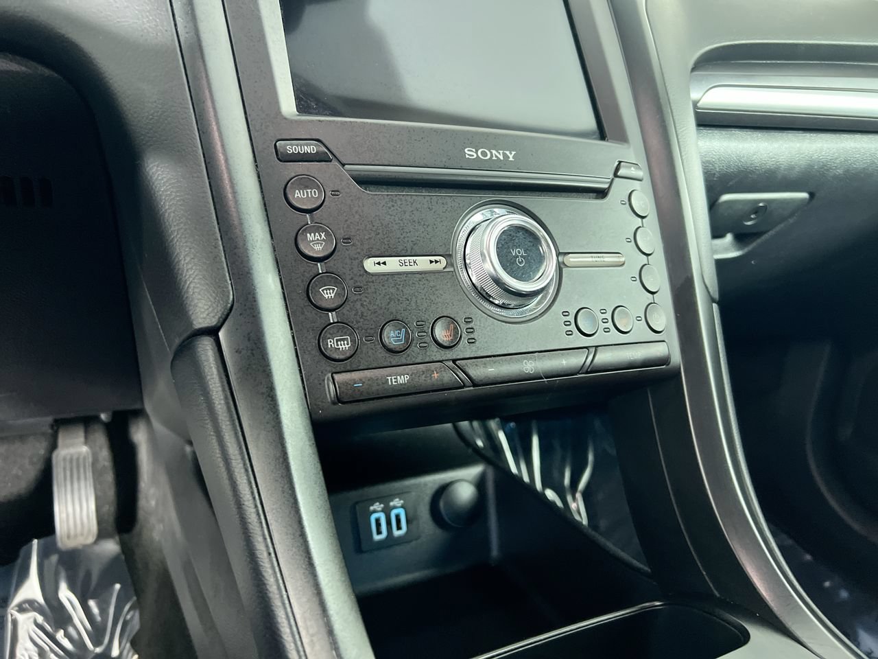 Used 2019 Ford Fusion Energi Titanium FWD image 24