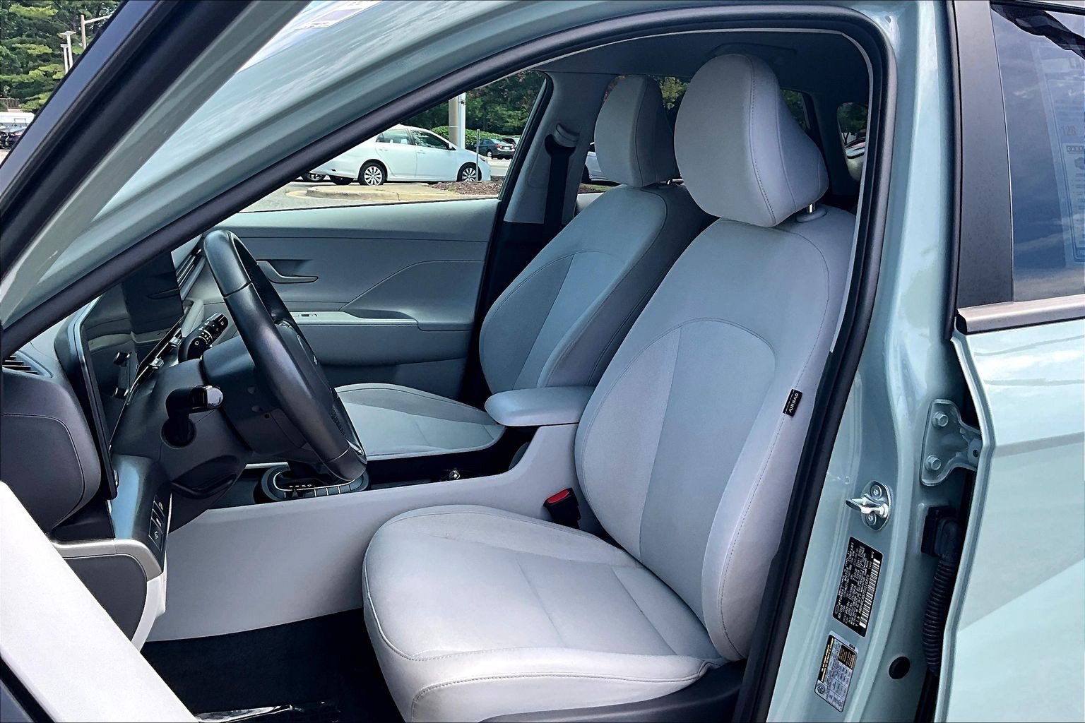 Used 2025 Hyundai Kona SEL AWD/4WD image 26