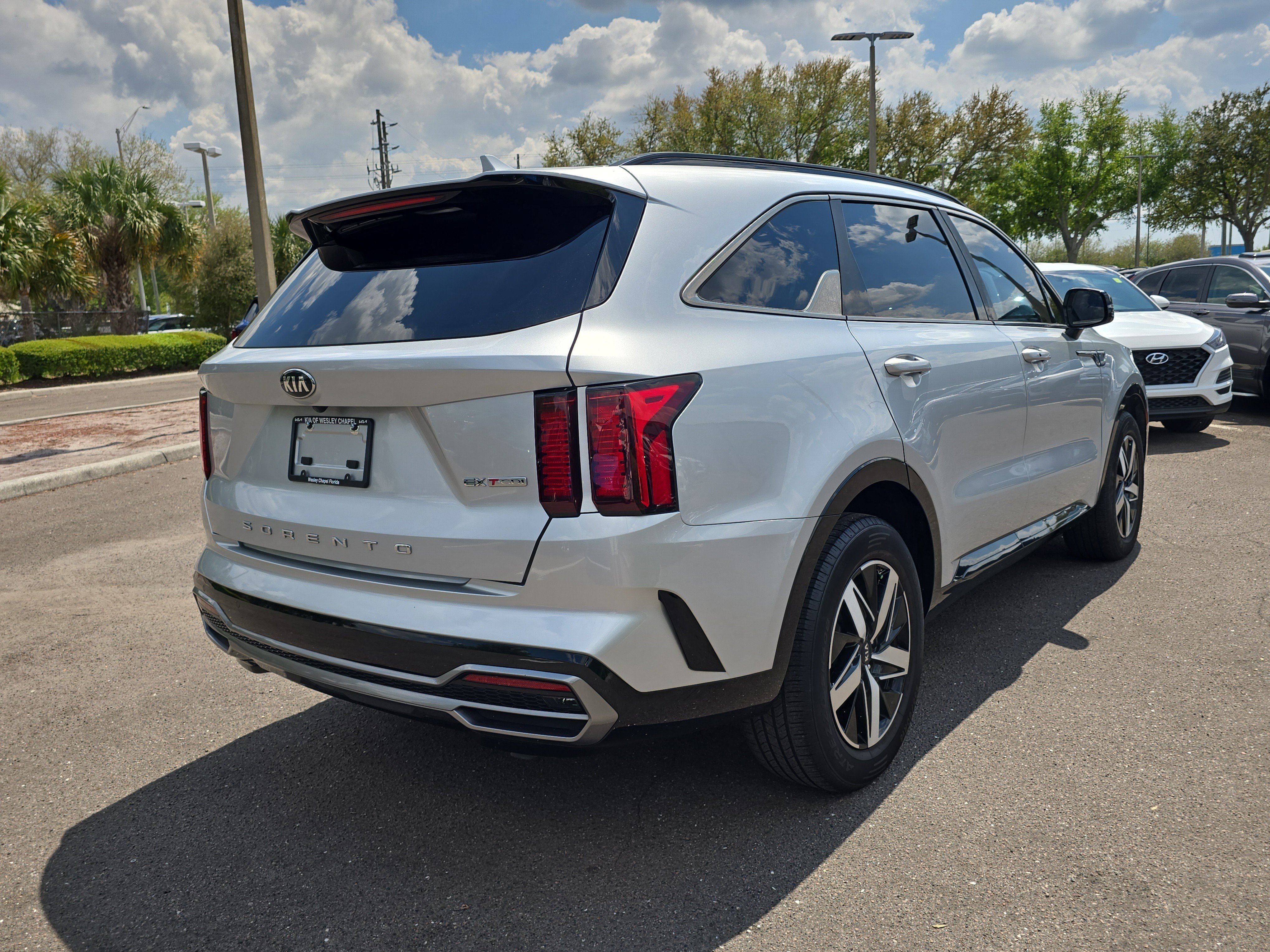 Certified 2021 Kia Sorento EX FWD image 8