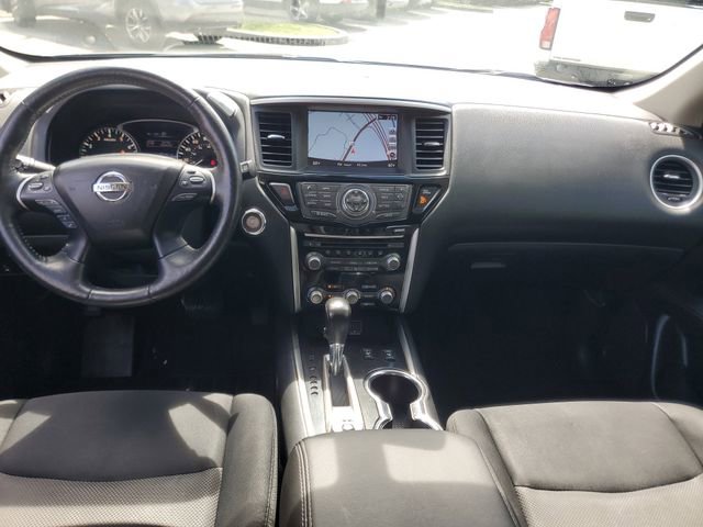 Used 2018 Nissan Pathfinder SV w/ SV Tech Package image 13