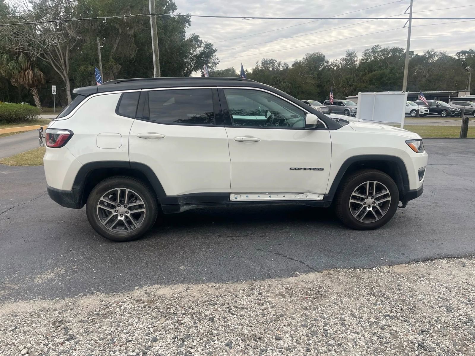 Used 2018 Jeep Compass Latitude w/ Popular Equipment Group image 3