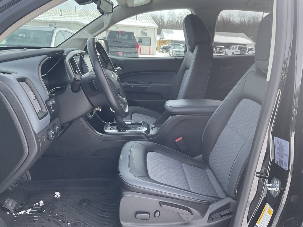 Used 2022 Chevrolet Colorado Z71 w/ Z71 Midnight Edition image 8