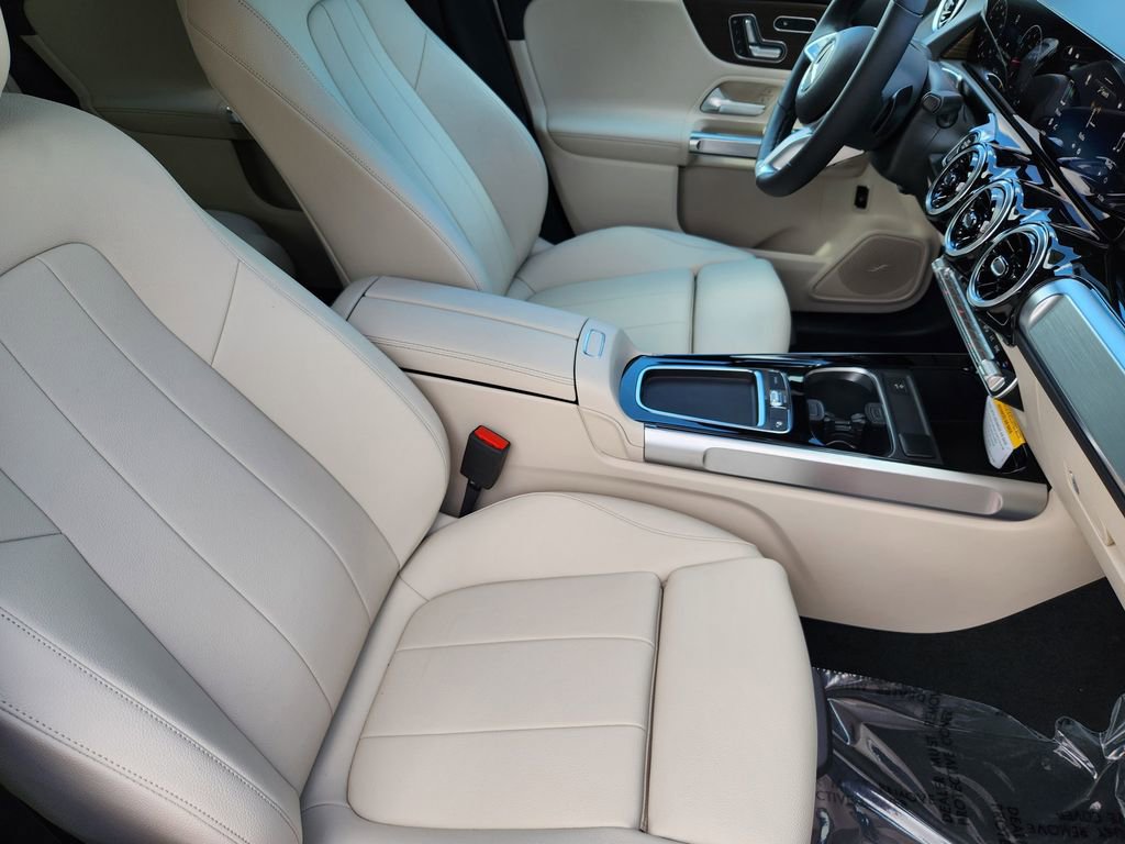 New 2026 Mercedes-Benz GLB 250 4MATIC image 13