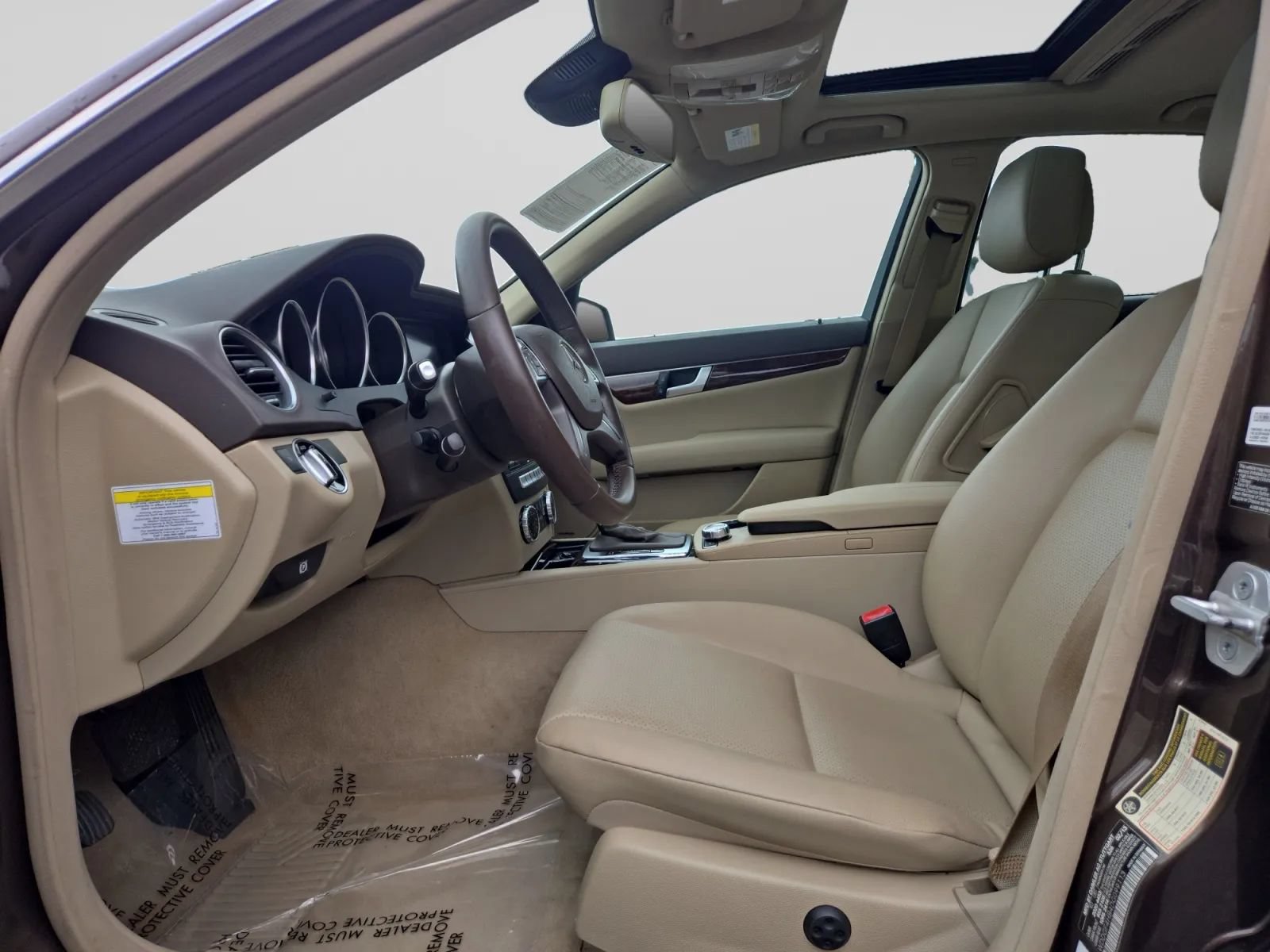 Used 2013 Mercedes-Benz C 250 Sedan image 16