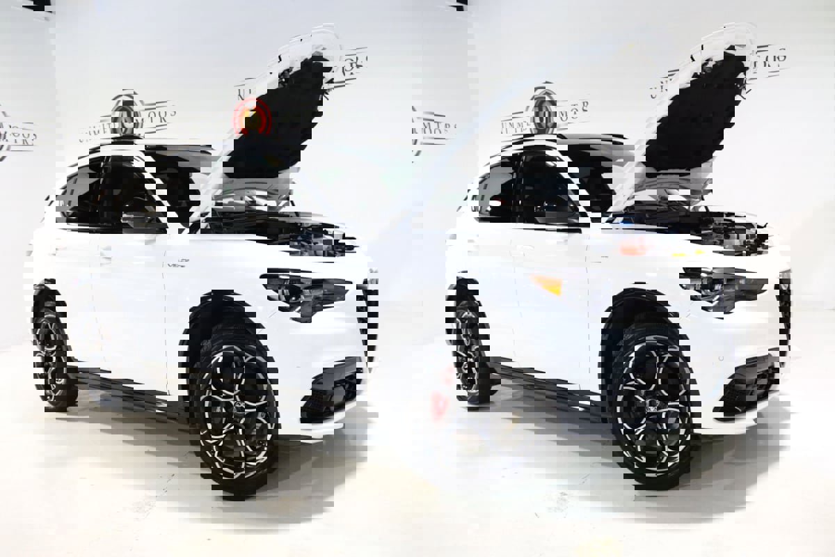 Used 2024 Alfa Romeo Stelvio Veloce image 34