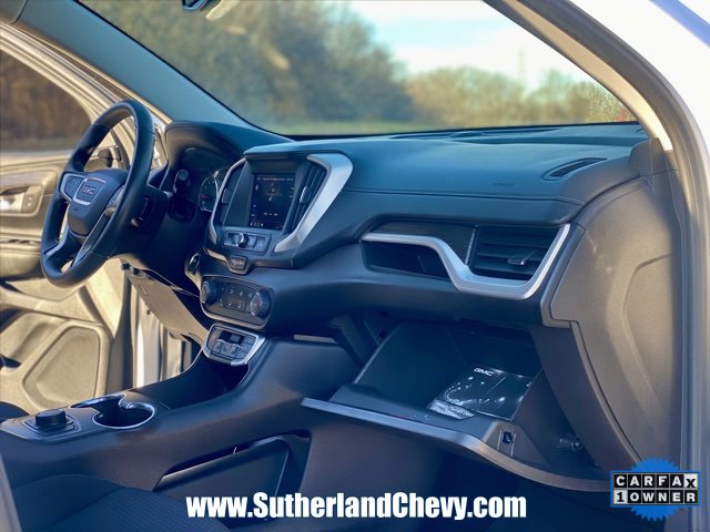 Used 2024 GMC Terrain SLE image 19