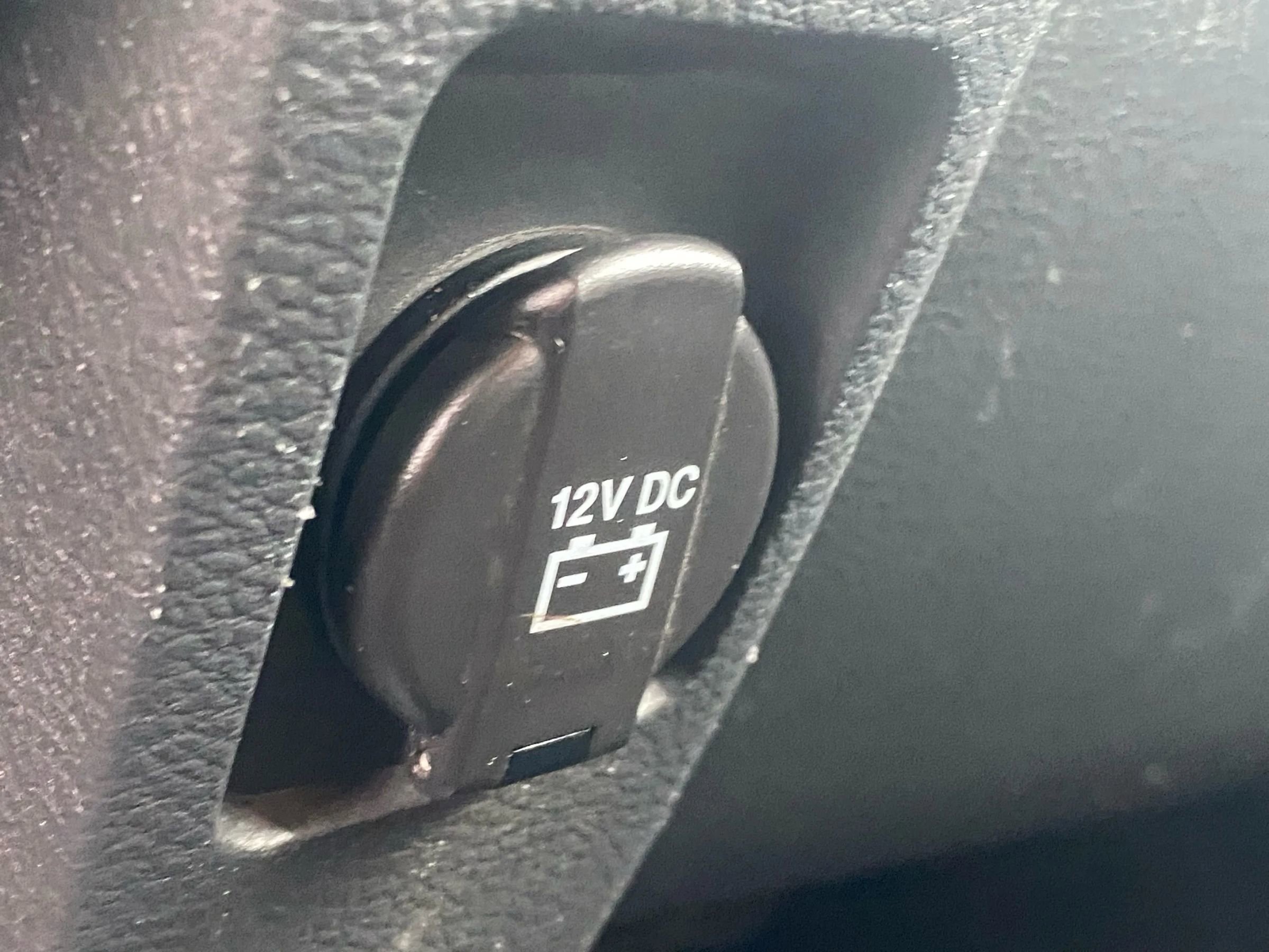 Used 2012 RAM 2500 ST w/ Chrome Appearance Group image 33