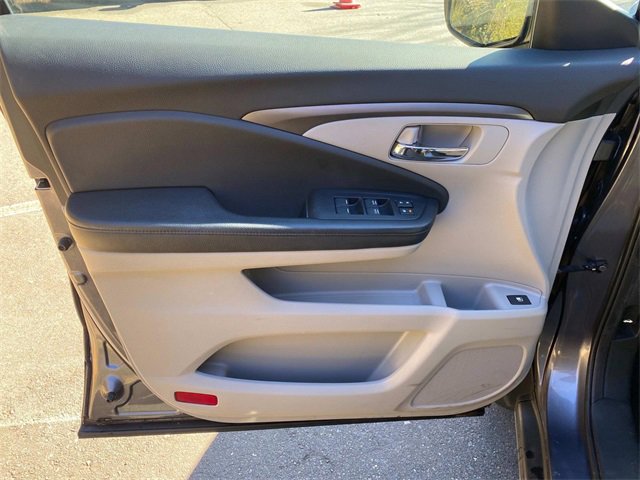 Used 2016 Honda Pilot LX image 11