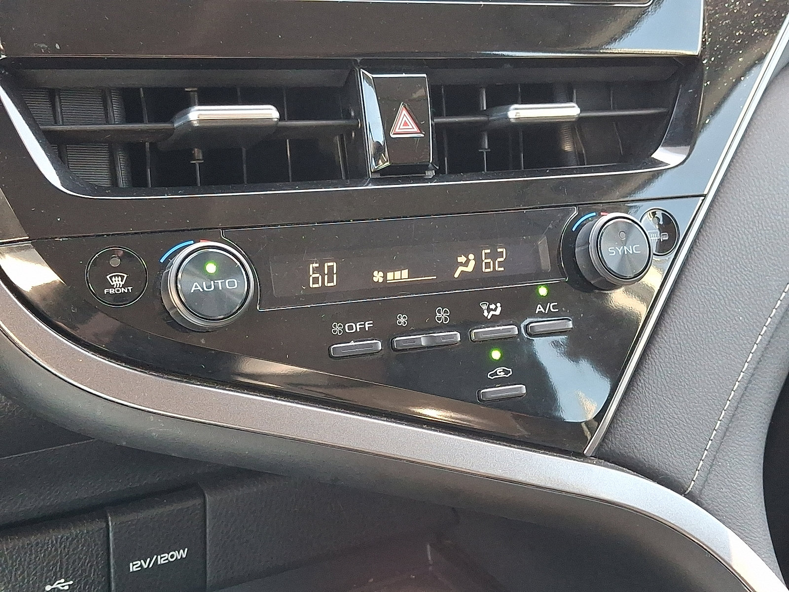 Used 2024 Toyota Camry SE FWD image 17