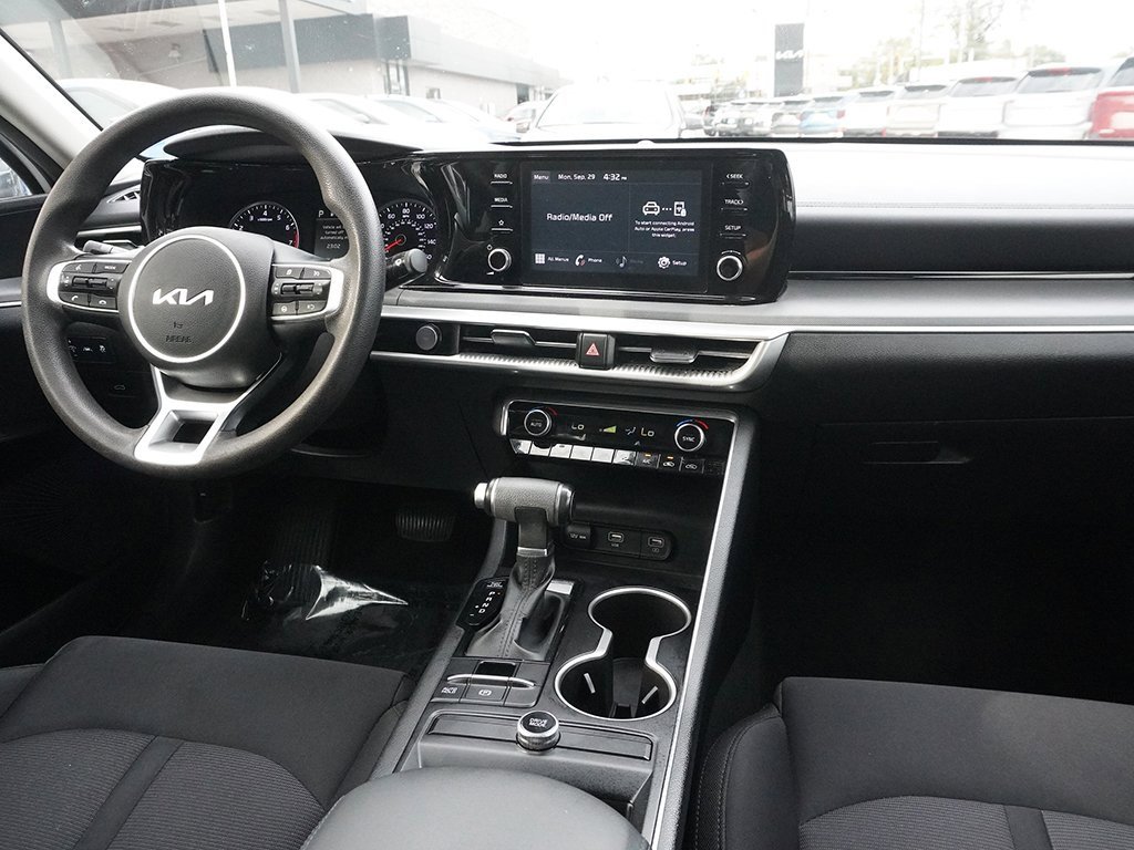 Used 2023 Kia K5 LXS image 37