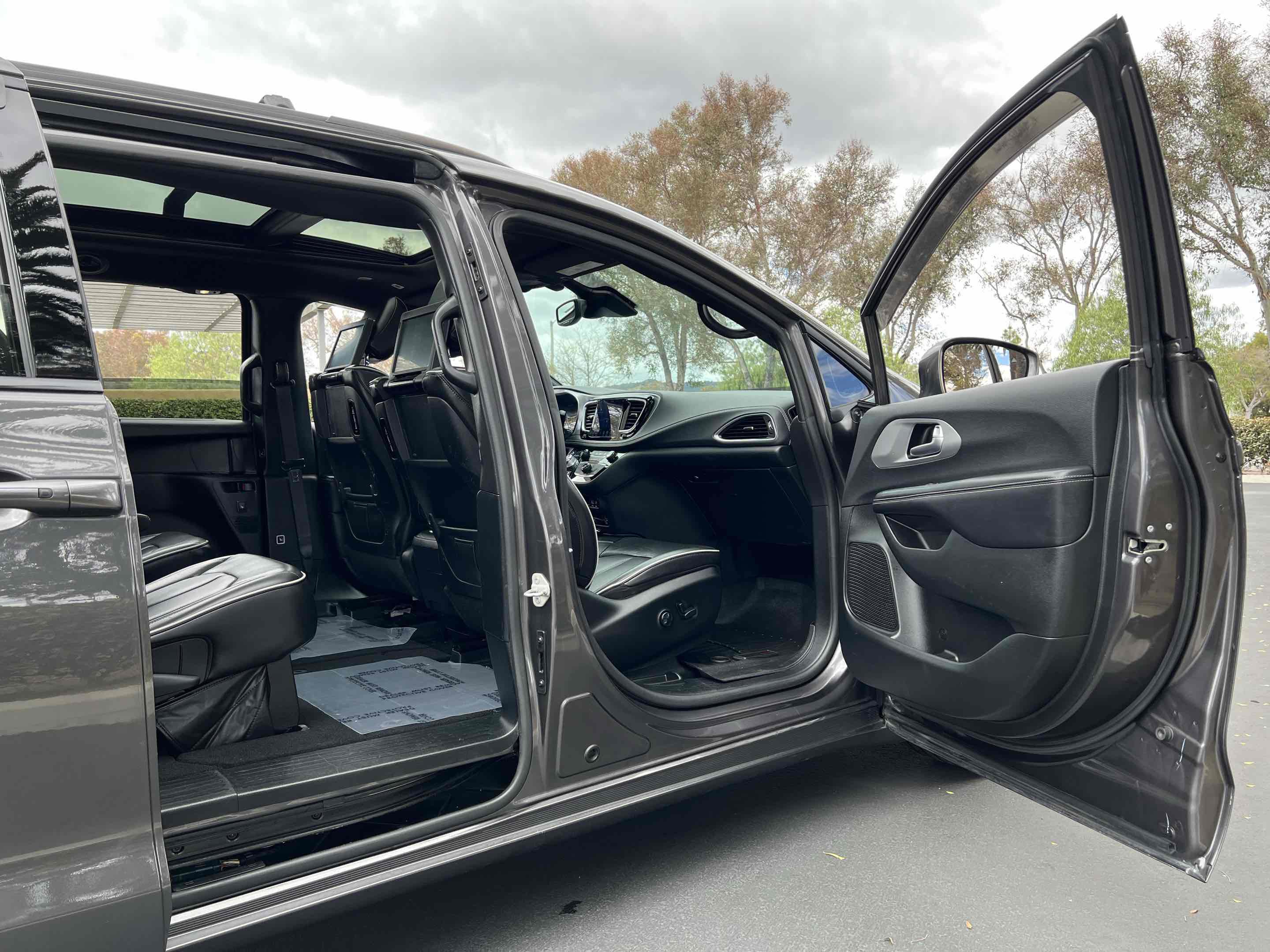 Used 2019 Chrysler Pacifica Limited w/ Advanced Safetytec Group FWD image 66