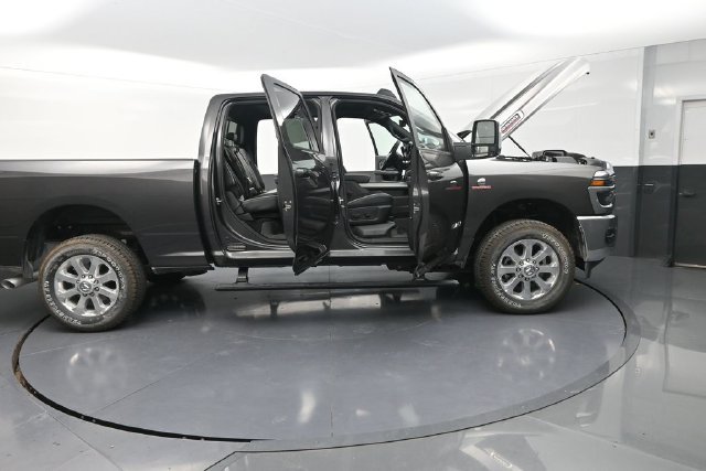 New 2026 RAM 2500 Laramie AWD/4WD image 37