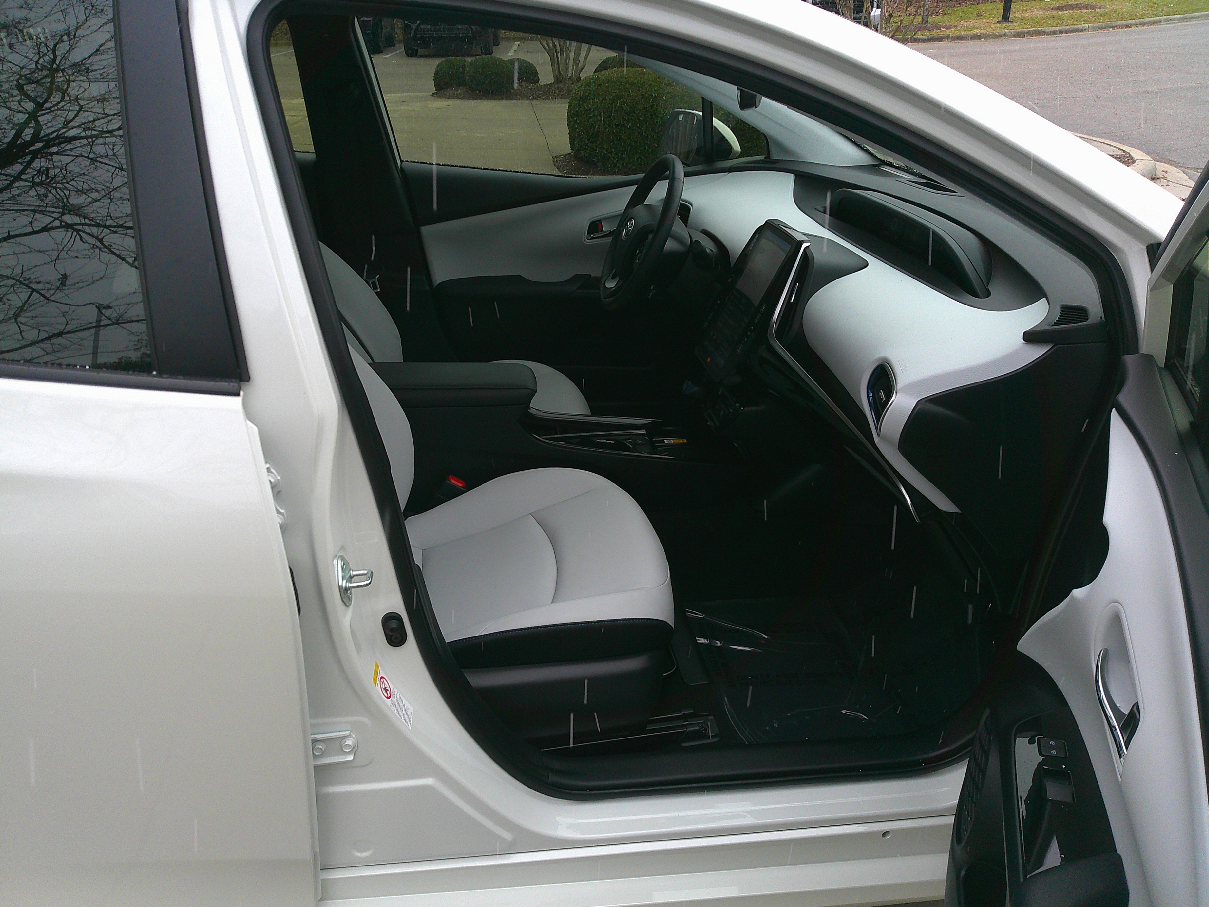 Used 2020 Toyota Prius Limited image 37