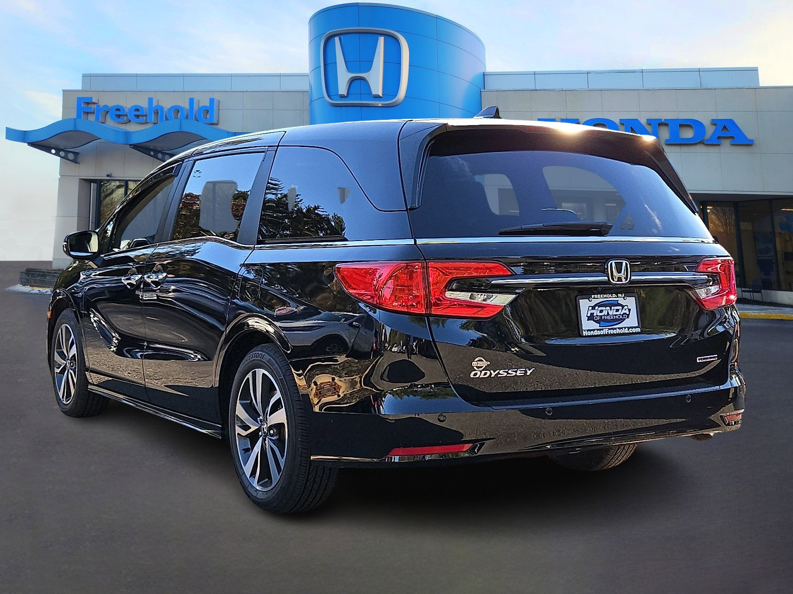 Certified 2024 Honda Odyssey Touring image 5