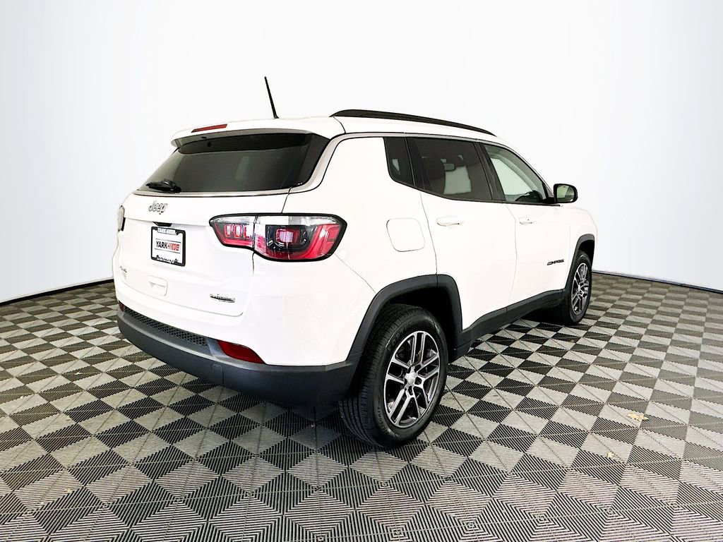 Used 2017 Jeep Compass Latitude image 9
