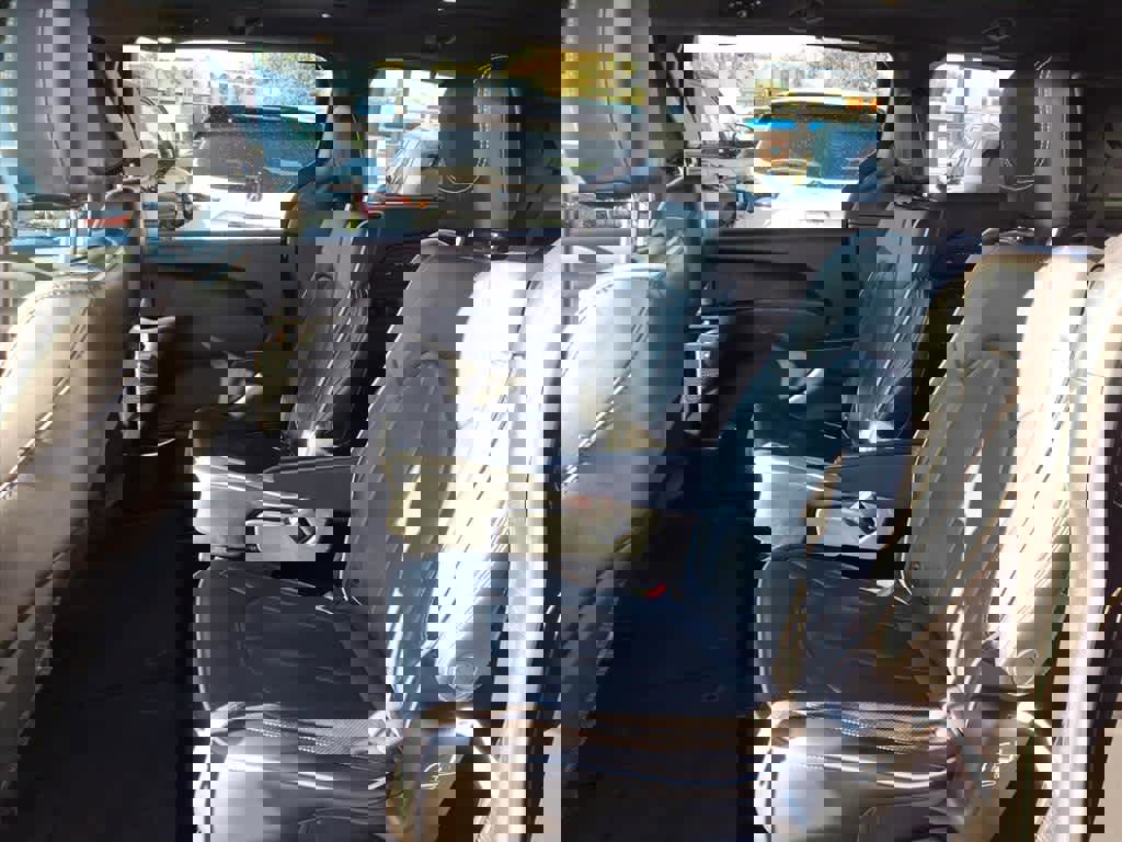 Used 2022 Chrysler Pacifica Limited w/ S Appearance Package image 11