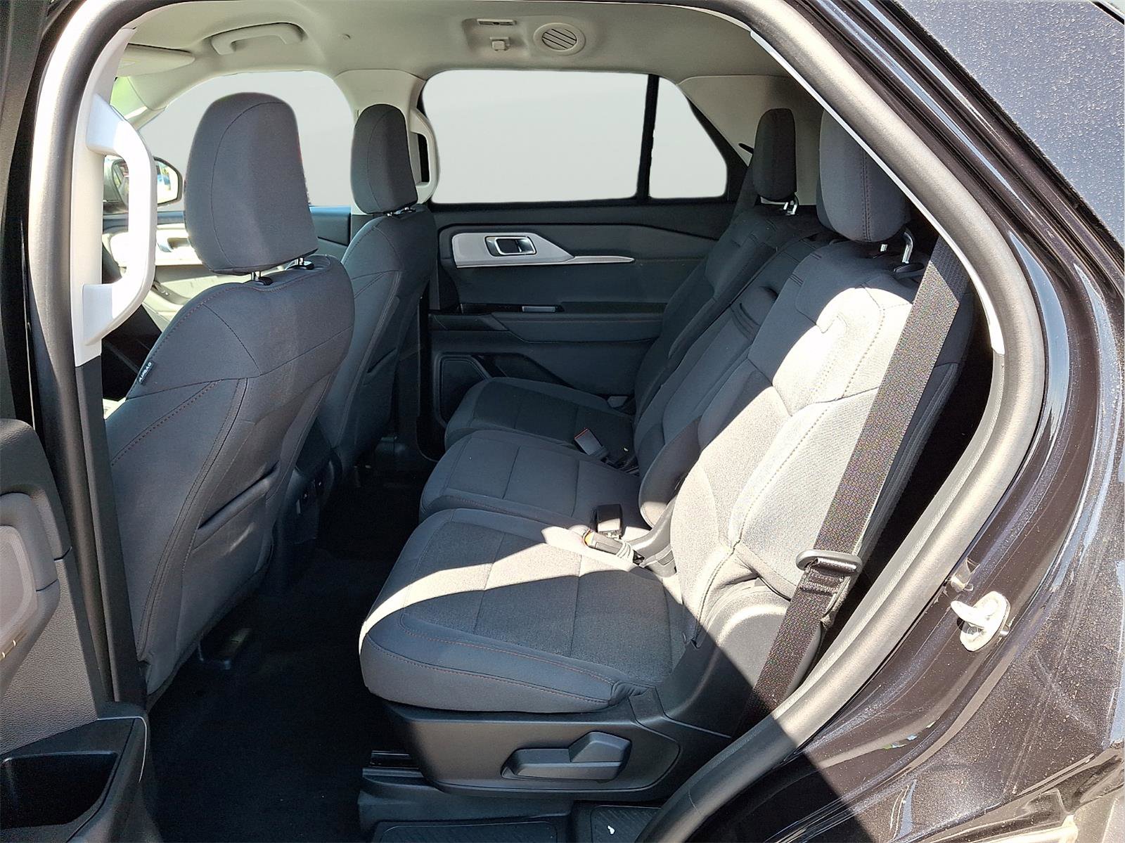 Used 2025 Ford Explorer Active image 10