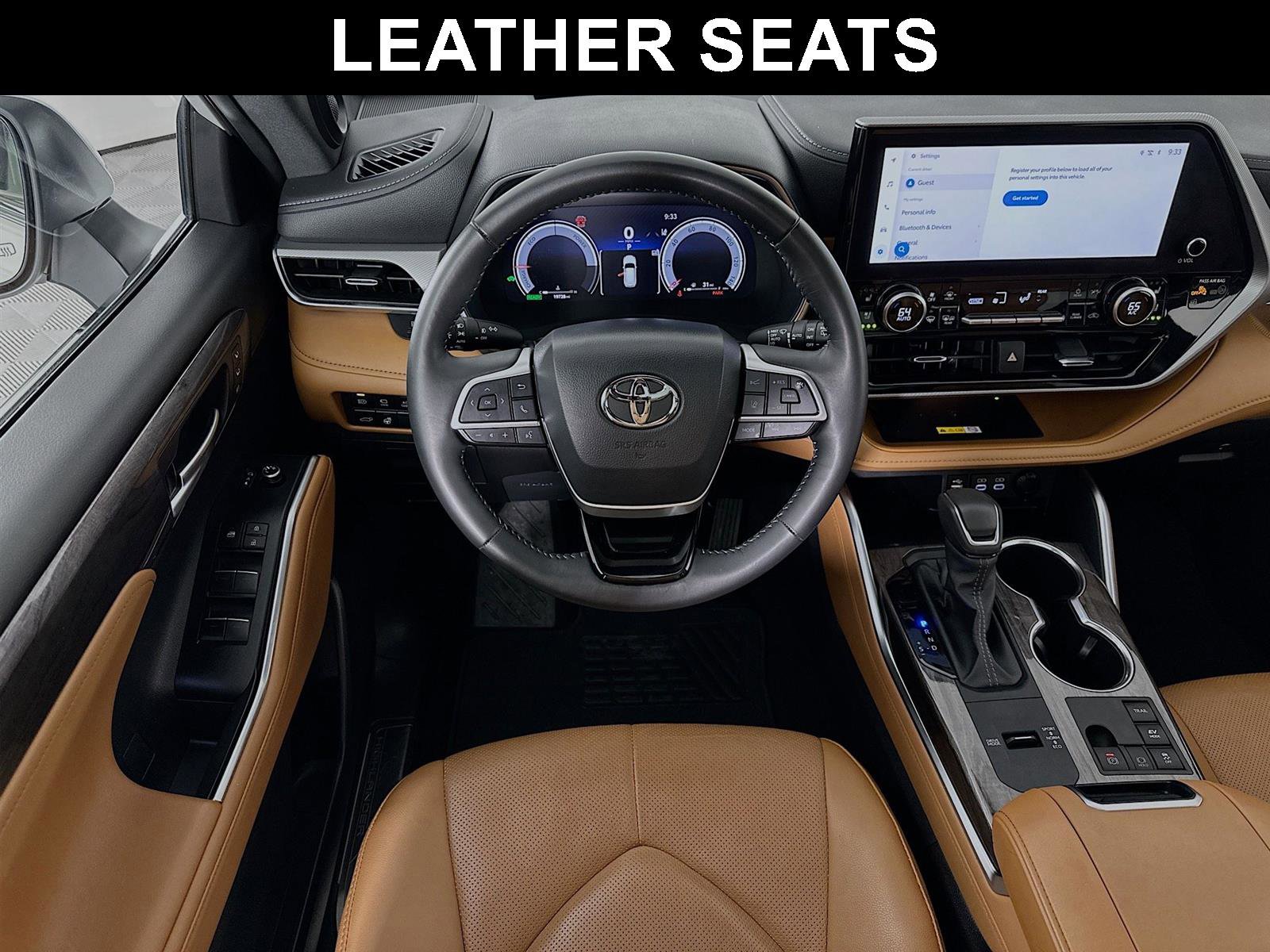 Used 2025 Toyota Highlander Platinum image 2