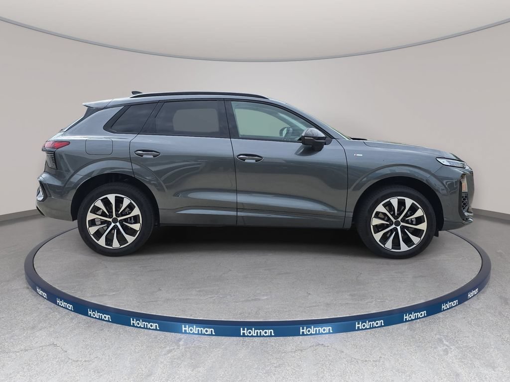 New 2026 Audi Q3 quattro 2.0T AWD/4WD image 4