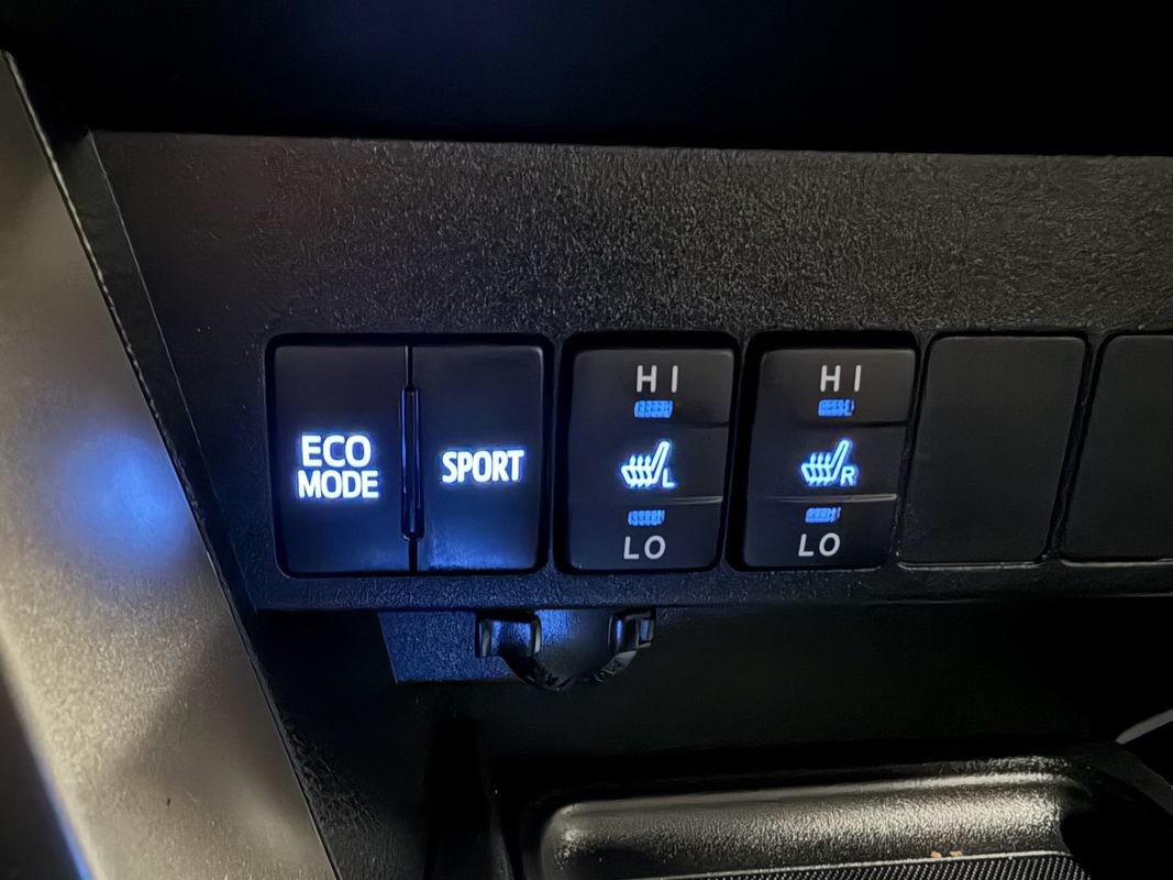 Used 2015 Toyota RAV4 Limited AWD/4WD image 9