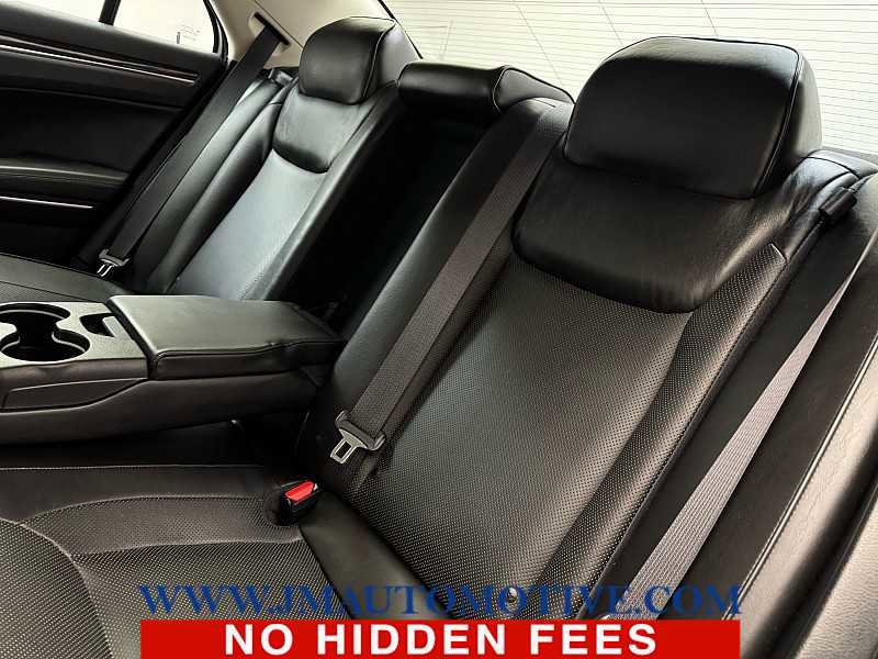Used 2019 Chrysler 300 Limited image 15
