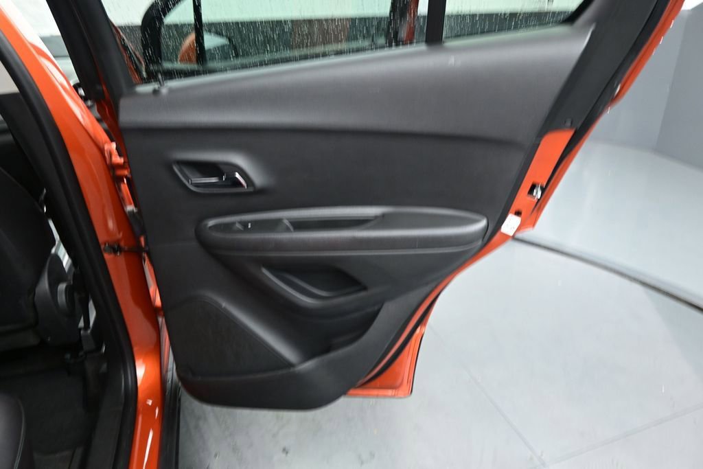 Used 2015 Chevrolet Trax LTZ AWD/4WD image 16