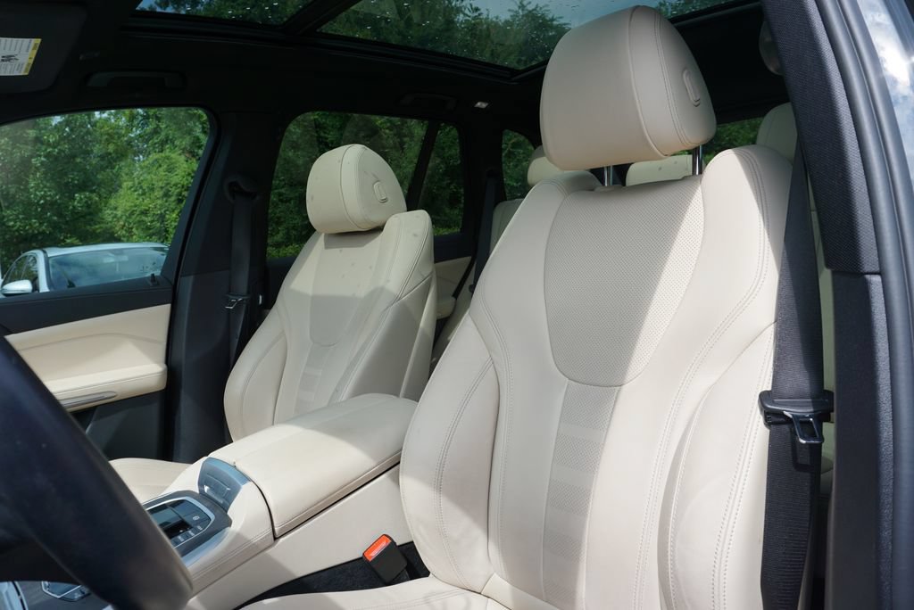 Used 2022 BMW X5 sDrive40i w/ M Sport Package RWD image 14