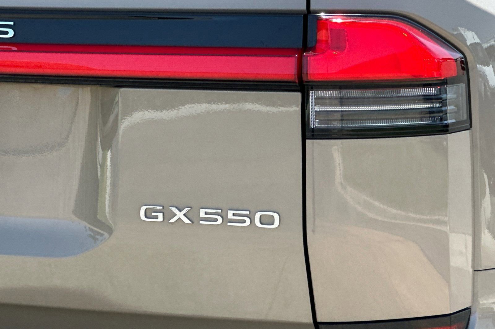 Used 2025 Lexus GX 550 image 28
