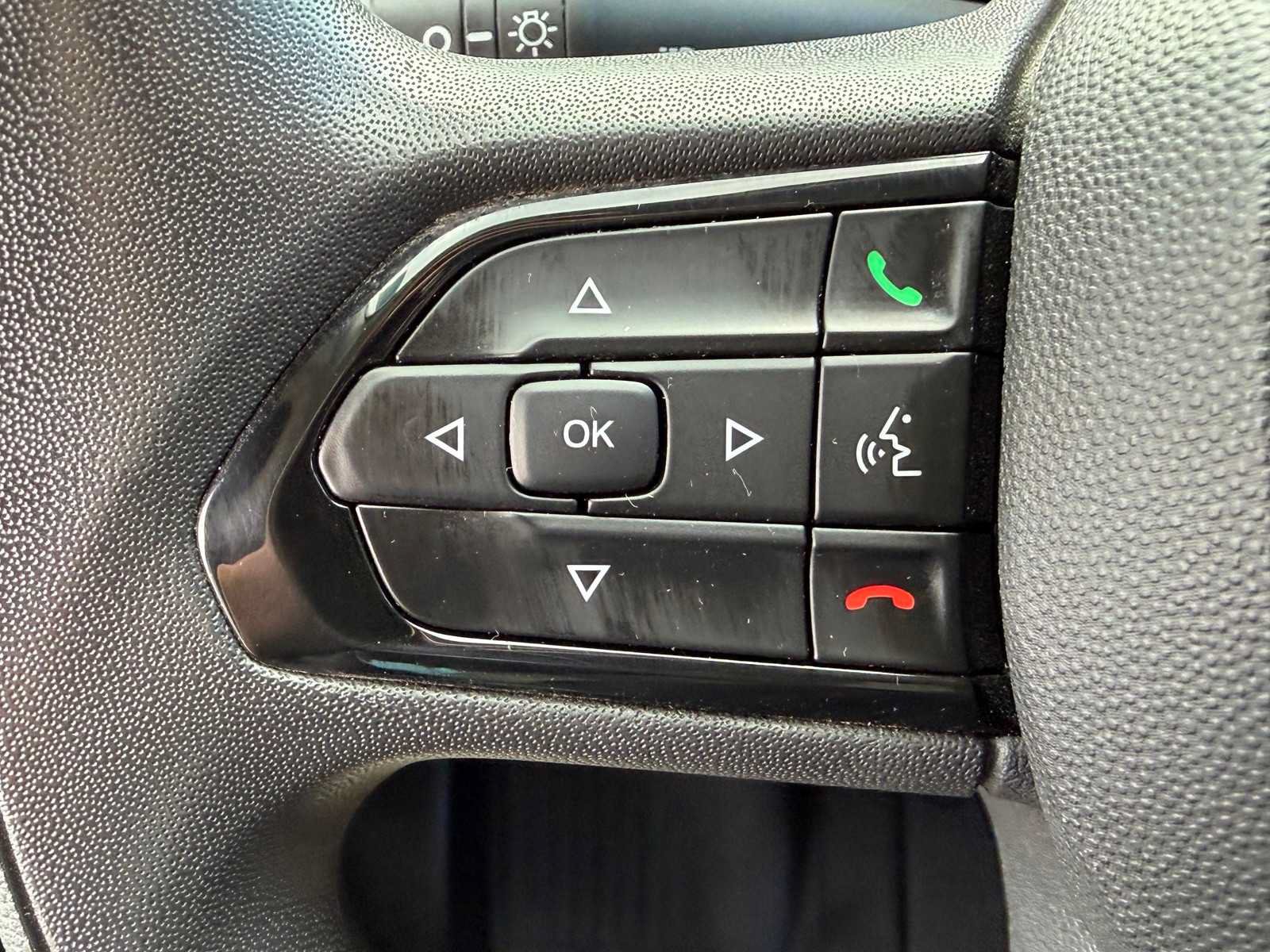 Used 2025 RAM ProMaster 2500 w/ Convenience Group FWD image 18