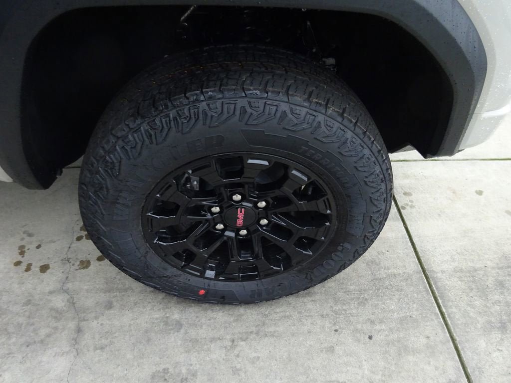 New 2026 GMC Canyon Elevation w/ Convenience Package RWD image 10