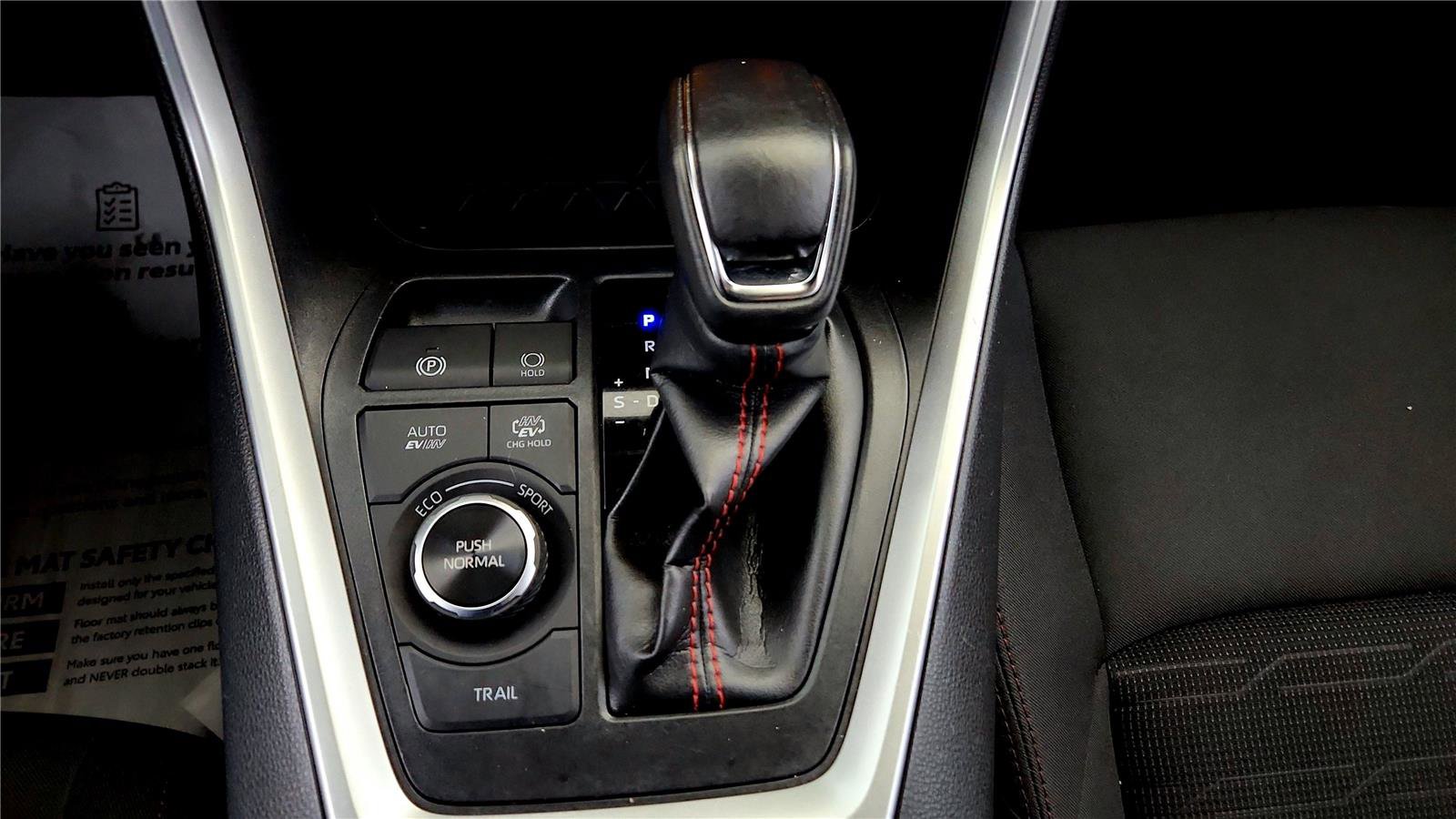 Certified 2022 Toyota RAV4 SE image 40