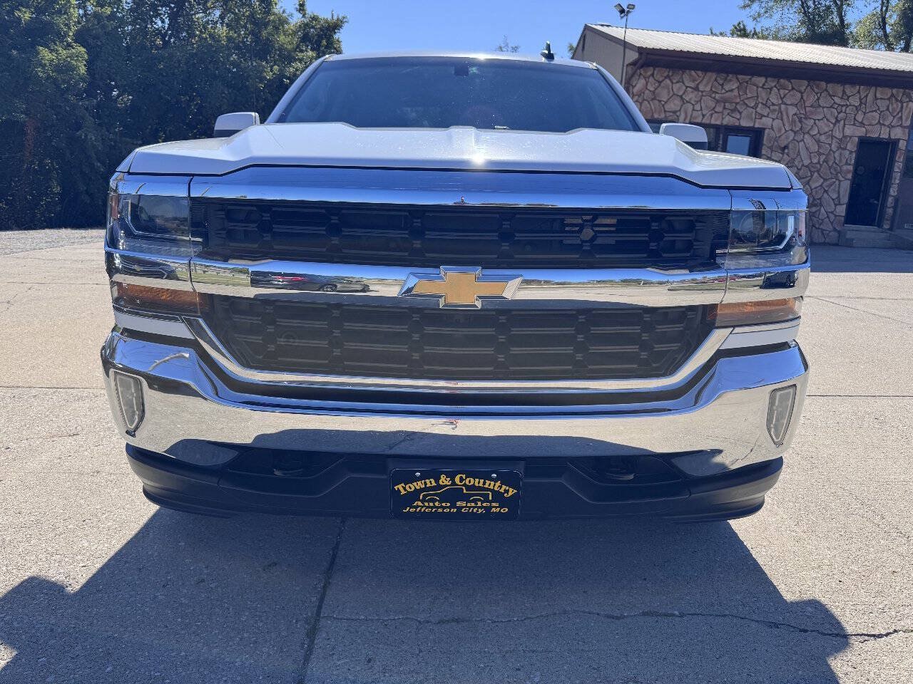 Used 2018 Chevrolet Silverado 1500 LT w/ All Star Edition AWD/4WD image 2