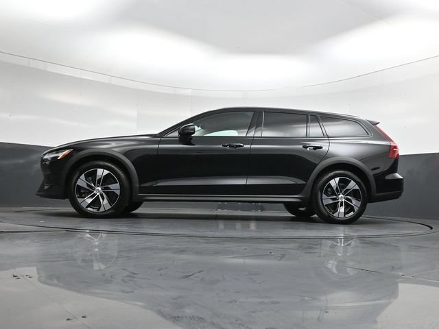 Used 2025 Volvo V60 B5 Cross Country Plus AWD/4WD image 36